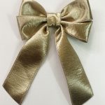 Moño de Satin grande. DORADO